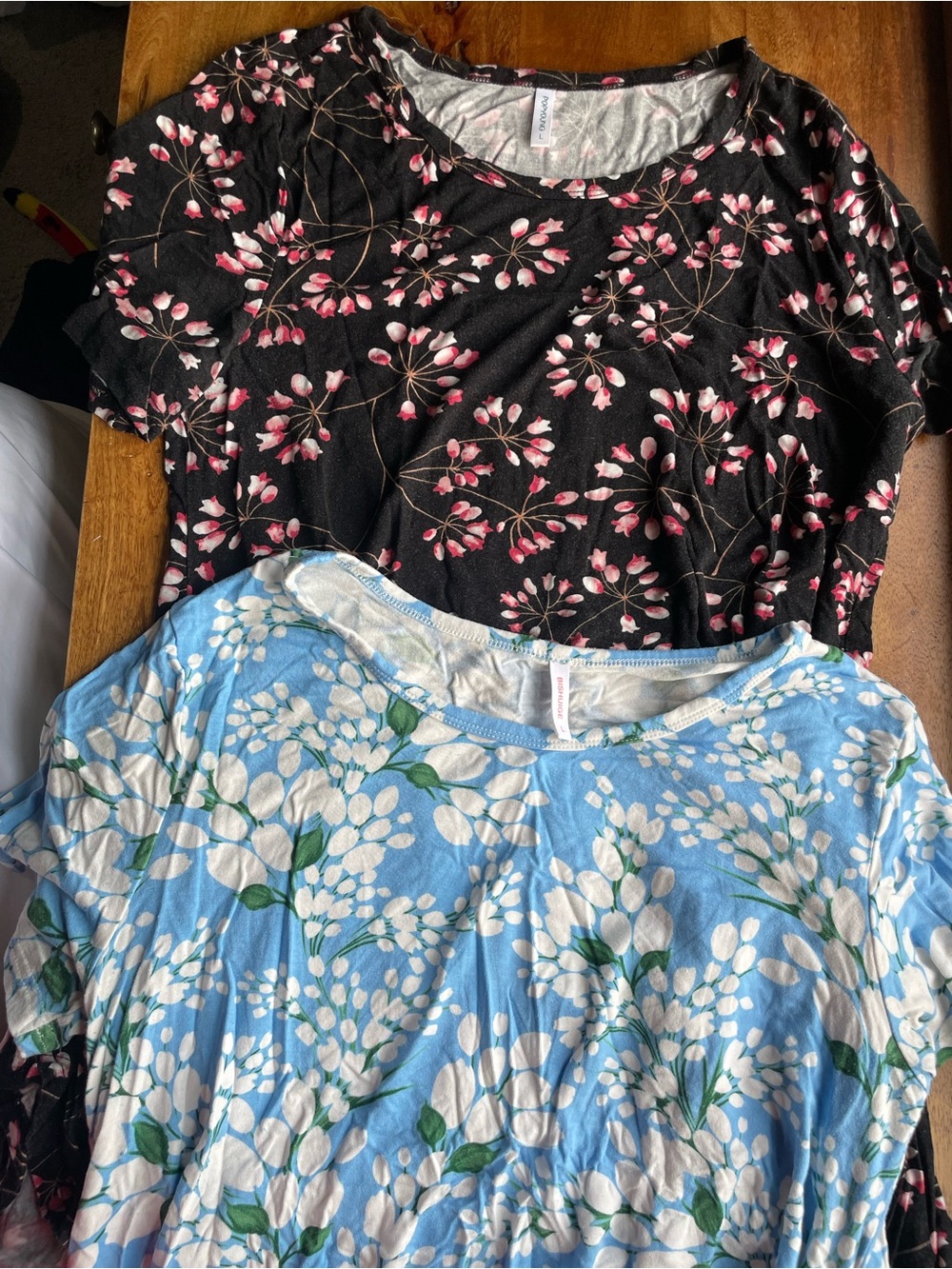 Bundle of 2 Comfy Floral Shirts Size Large